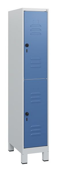 C+P Doppelstöckiger Spind Classic PLUS, Füße, 1630x300x500mm, 7035/5023, Drehriegel, 0803105-10 S10005